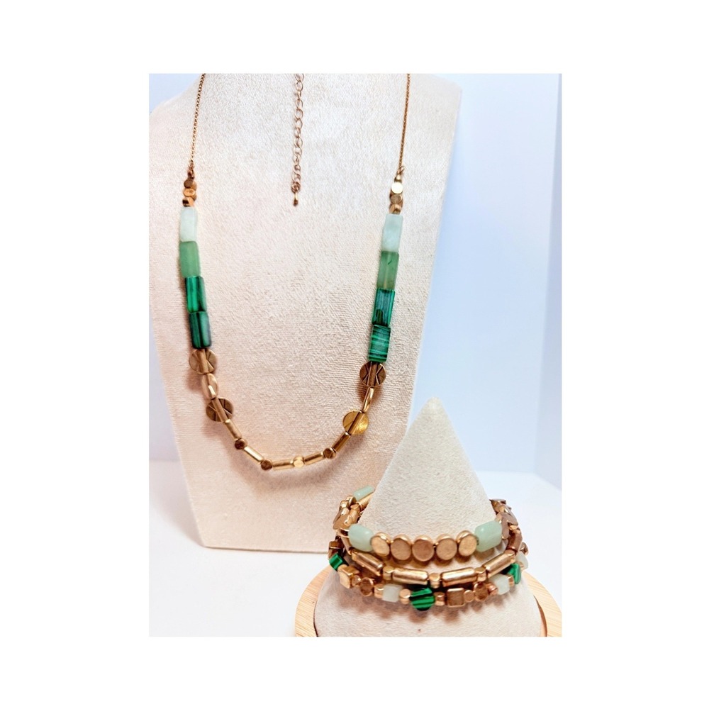 Green Stone Glass Bead Necklace 3 Memory Wire Bracelets Gold Tone Set